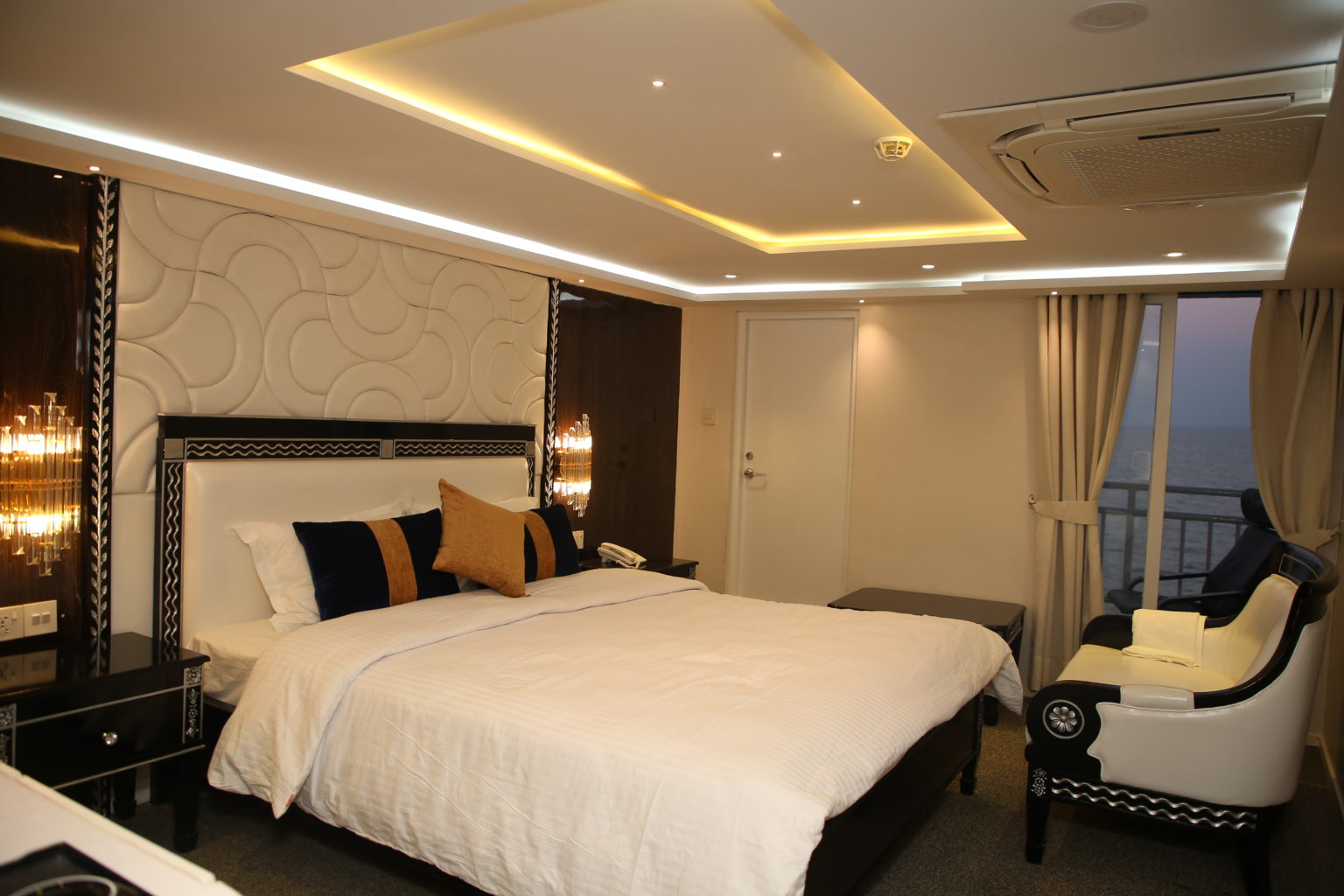 MV Bay One Cruise Ship