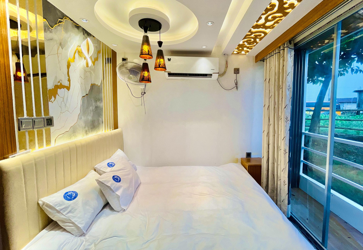 3 Person Package - Luxury